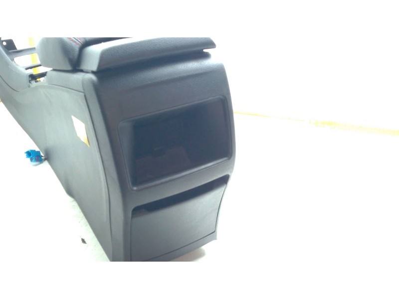 Recambio de apoyabrazos central para mercedes-benz clase a (w176) a 180 cdi / d (176.012) referencia OEM IAM A1766800800  