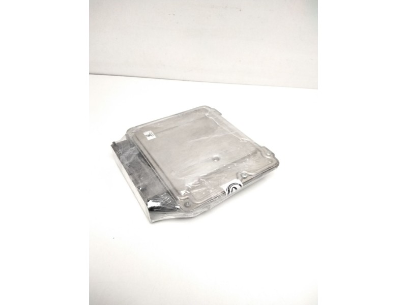 Recambio de centralita motor uce para opel insignia berlina cosmo referencia OEM IAM 5557268600NP 0281015149 55566722