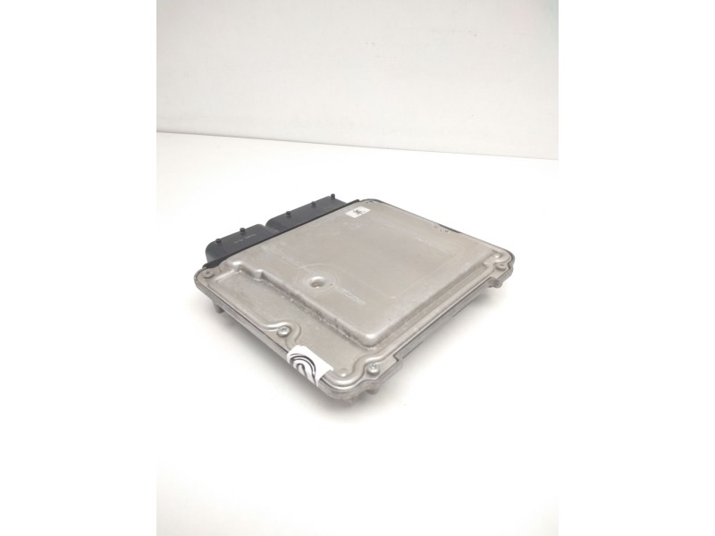 Recambio de centralita motor uce para opel insignia sports tourer sport referencia OEM IAM 55577619AASY 55575349 0281017453