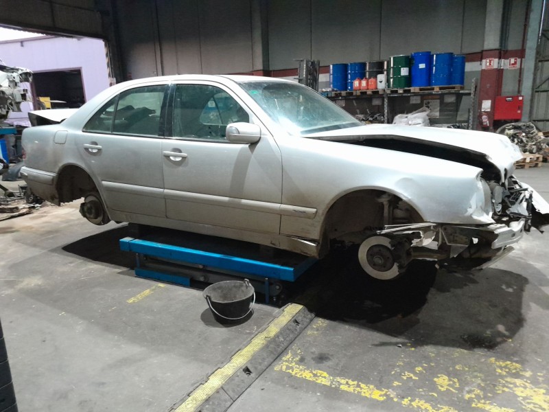 mercedes-benz clase e (w210) del año 2000