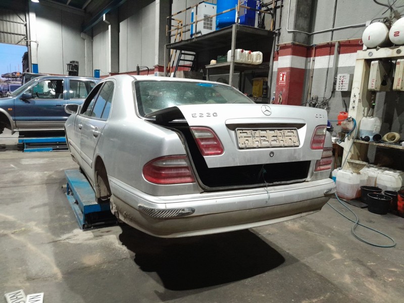 mercedes-benz clase e (w210) del año 2000