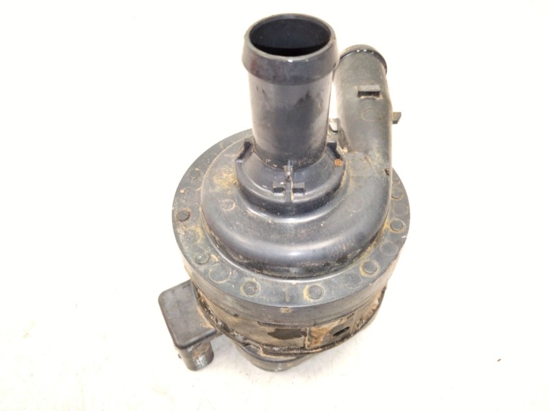 Recambio de motor electrico de agua para volvo xc60 ii (246) b4 mild-hybrid referencia OEM IAM 31493259  