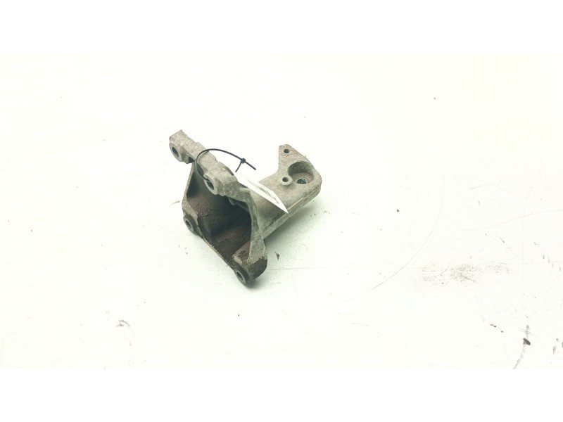 Recambio de soporte motor derecho superior para bmw 3 (f30, f80) 320 d referencia OEM IAM 22116788612-01  