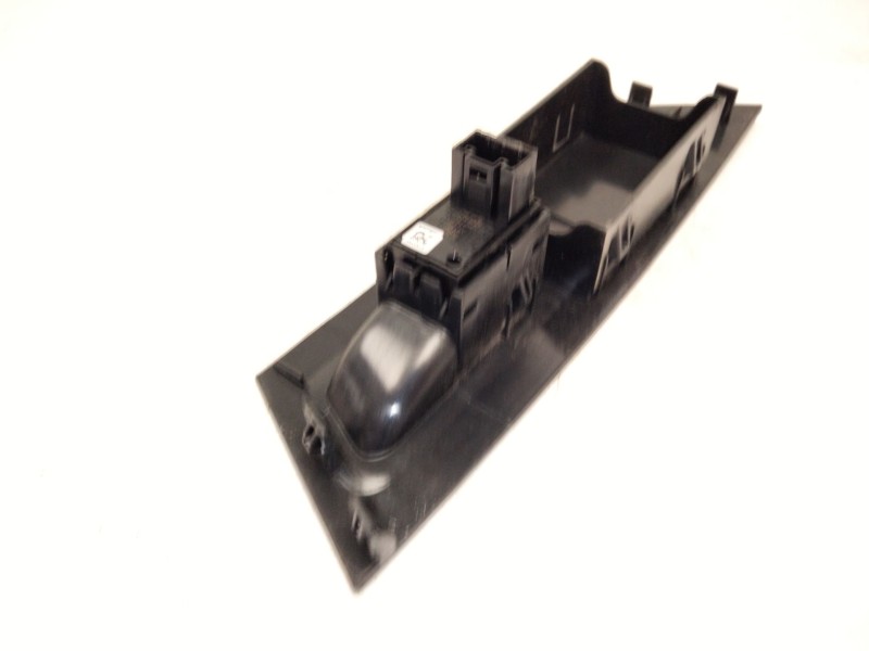 Recambio de mando elevalunas delantero derecho para skoda karoq (nu7, nd7) 1.5 tsi referencia OEM IAM 5G0959855  