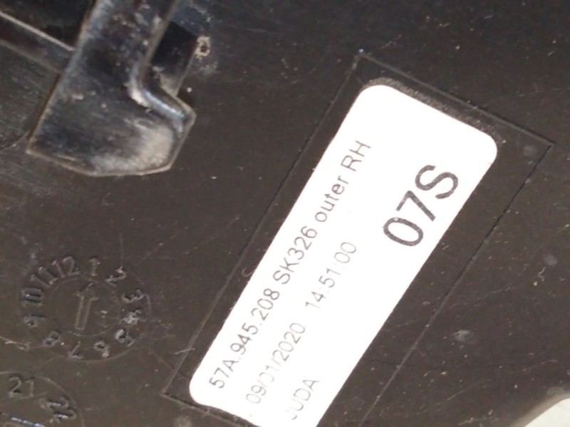 Recambio de piloto trasero derecho para skoda karoq (nu7, nd7) 1.5 tsi referencia OEM IAM 57A945208  