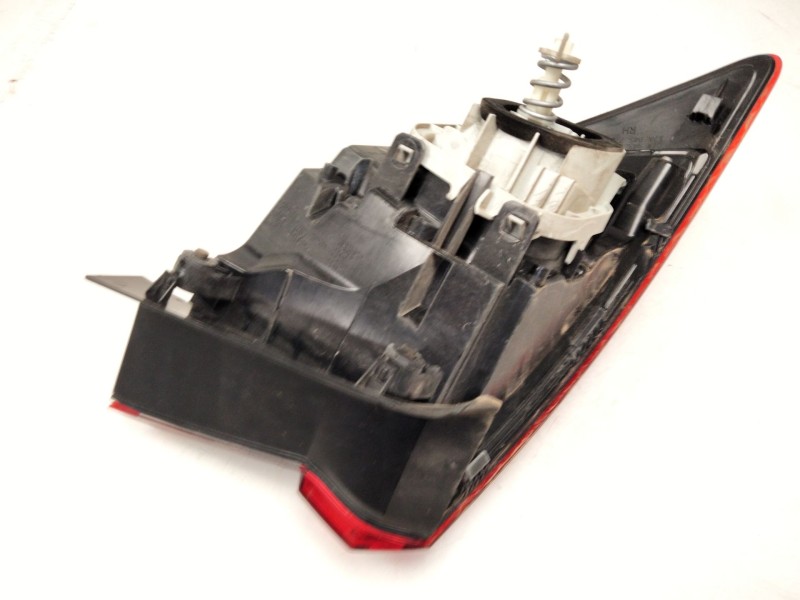 Recambio de piloto trasero derecho para skoda karoq (nu7, nd7) 1.5 tsi referencia OEM IAM 57A945208  