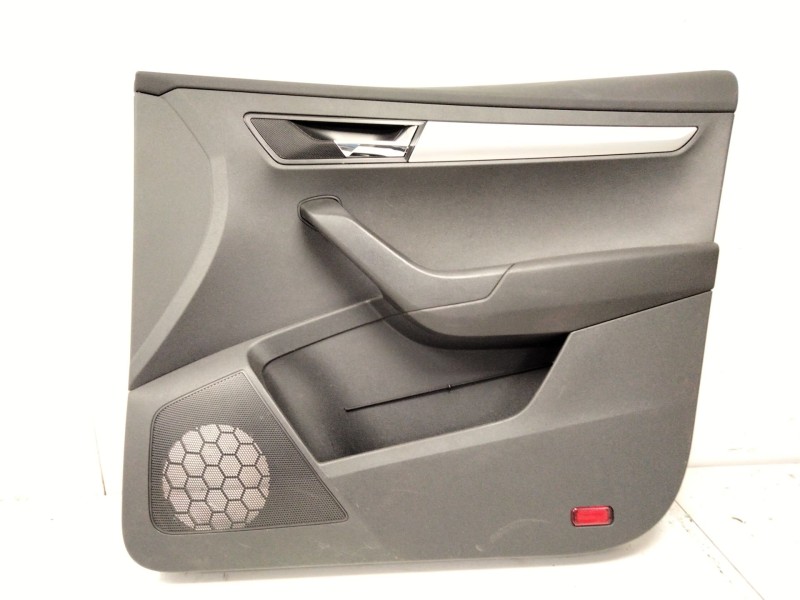 Recambio de guarnecido puerta delantera derecha para skoda karoq (nu7, nd7) 1.5 tsi referencia OEM IAM   