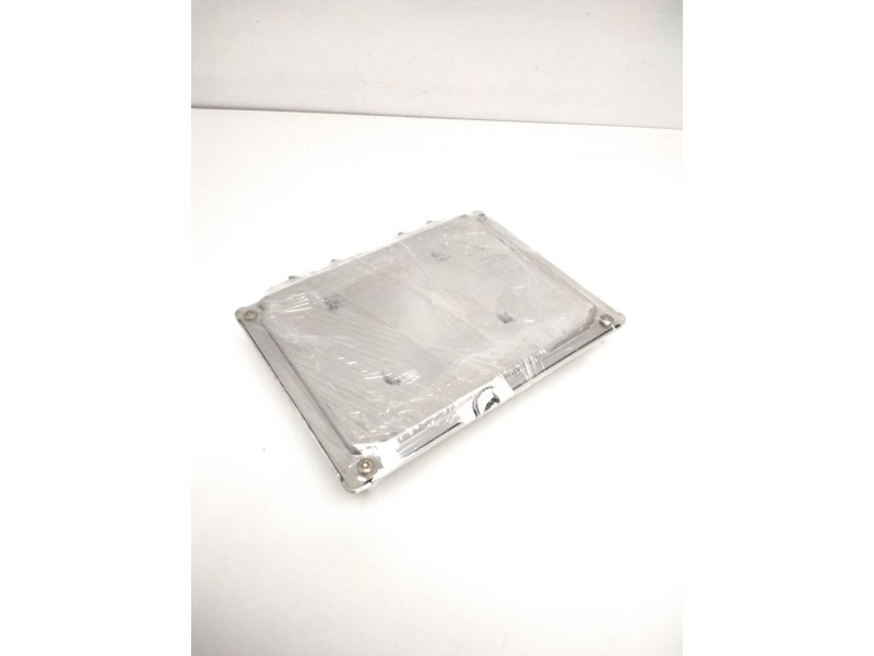 Recambio de centralita motor uce para audi a4 berlina (8e) 1.8 t referencia OEM IAM 8E0909518AA 0261207934 1039S01035