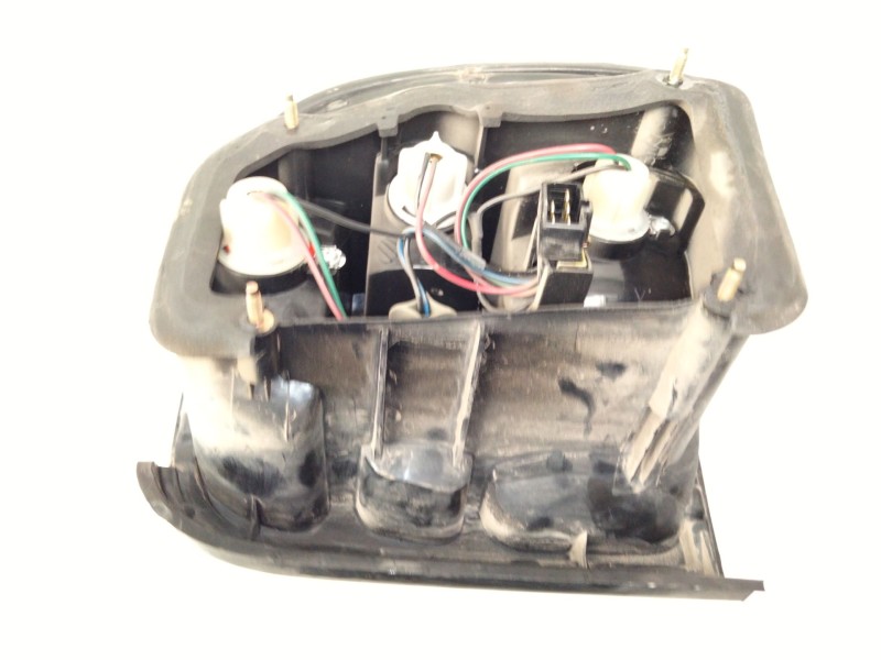 Recambio de piloto trasero izquierdo para kia sportage ii (je_, km_) 2.0 crdi referencia OEM IAM   