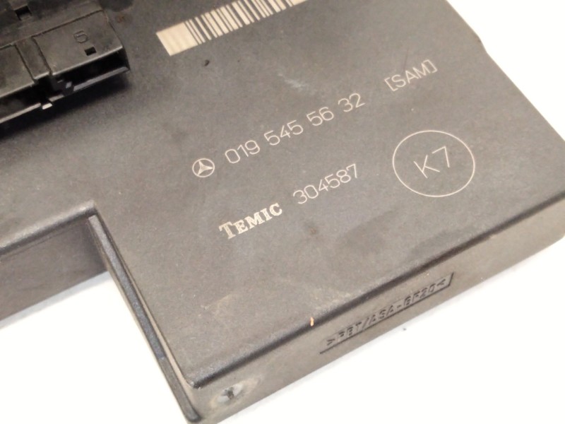 Recambio de caja fusibles para mercedes-benz clase e (w210) e 220 cdi (210.006) referencia OEM IAM 0195455632  