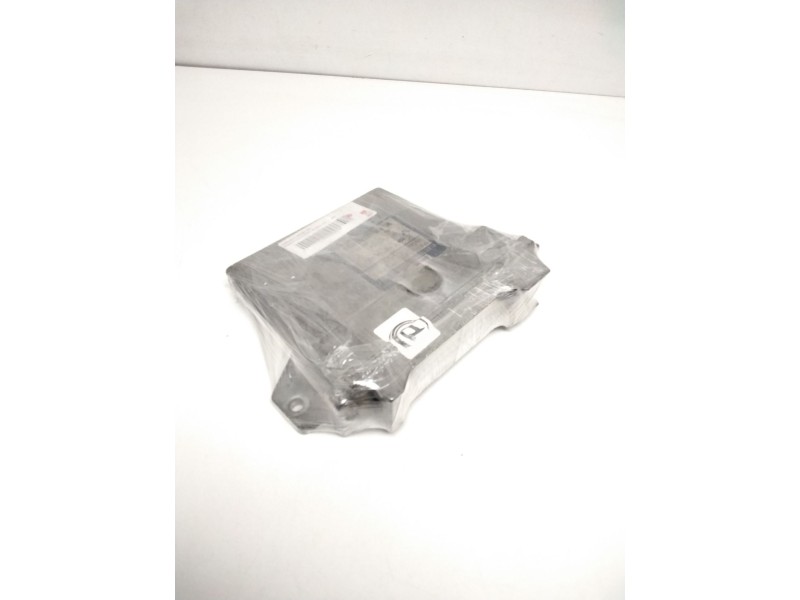 Recambio de centralita motor uce para renault clio ii fase i (b/cbo) 1.9 d referencia OEM IAM 7700104956 7700111205 R04080009F