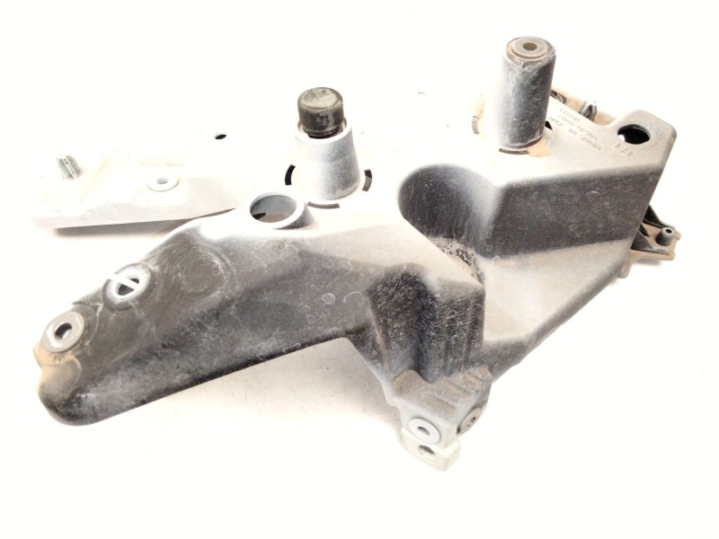 Recambio de soporte paragolpes delantero izquierdo para volvo xc60 ii (246) b4 mild-hybrid referencia OEM IAM 32288928  