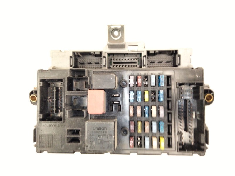 Recambio de caja fusibles para iveco daily caja cerrada (2006 =>) 2.3 diesel referencia OEM IAM   