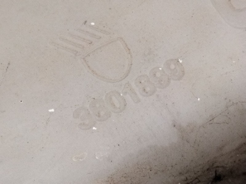 Recambio de deposito limpia para iveco daily caja cerrada (2006 =>) 2.3 diesel referencia OEM IAM 3801898  