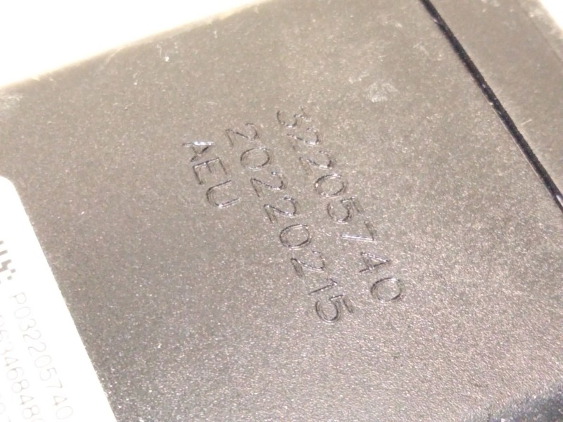 Recambio de enganche cinturon trasero derecho para volvo xc60 ii (246) b4 mild-hybrid referencia OEM IAM 32205740  