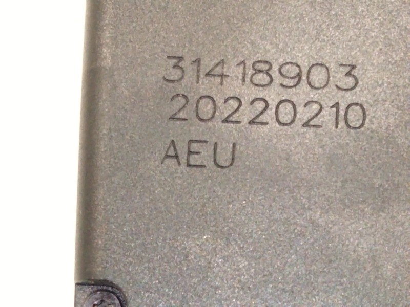 Recambio de enganche delantero derecho para volvo xc60 ii (246) b4 mild-hybrid referencia OEM IAM 31418903  