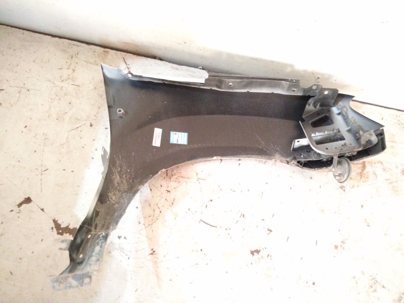 Recambio de aleta delantera izquierda para dacia duster (hs_) 1.2 tce 125 referencia OEM IAM   