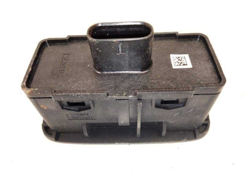 Recambio de pulsador maletero para volvo xc60 ii (246) b4 mild-hybrid referencia OEM IAM 31674801  