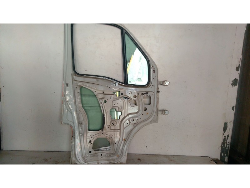 Recambio de puerta delantera izquierda para iveco daily v furgoneta 29s13, 29l13, 35c13, 35s13, 40c13, 40s13 referencia OEM IAM 