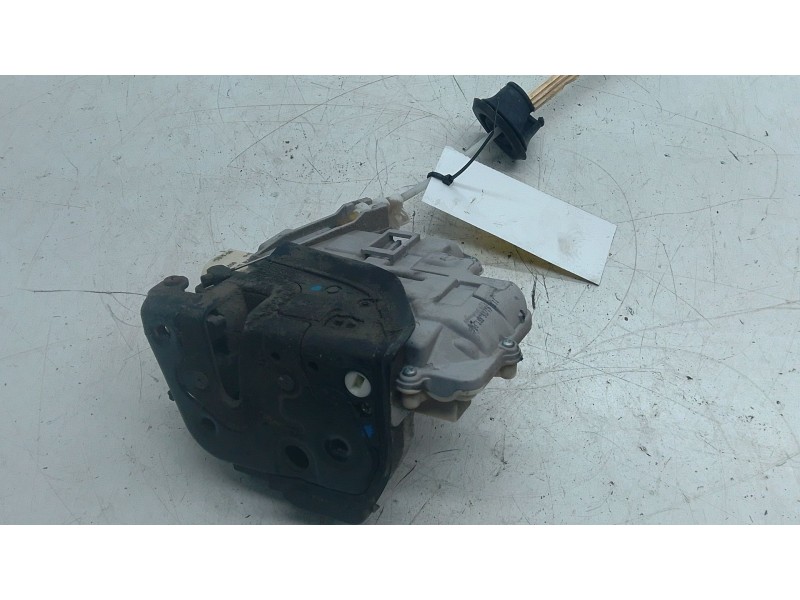 Recambio de cerradura puerta delantera derecha para audi a3 (8p1) 2.0 tdi referencia OEM IAM 4F1837016  