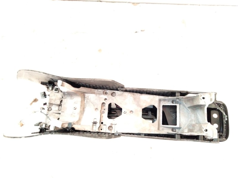 Recambio de consola central para volvo xc60 ii (246) b4 mild-hybrid referencia OEM IAM 31417518  