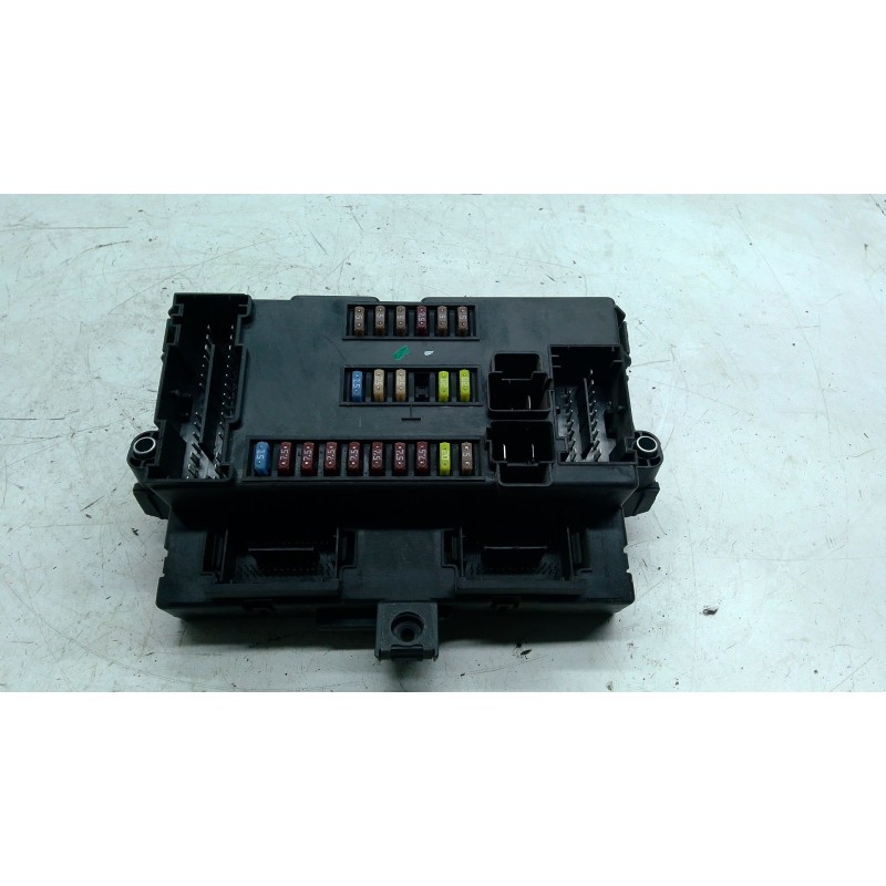 Recambio de caja fusibles para iveco daily v furgoneta 29s13, 29l13, 35c13, 35s13, 40c13, 40s13 referencia OEM IAM   