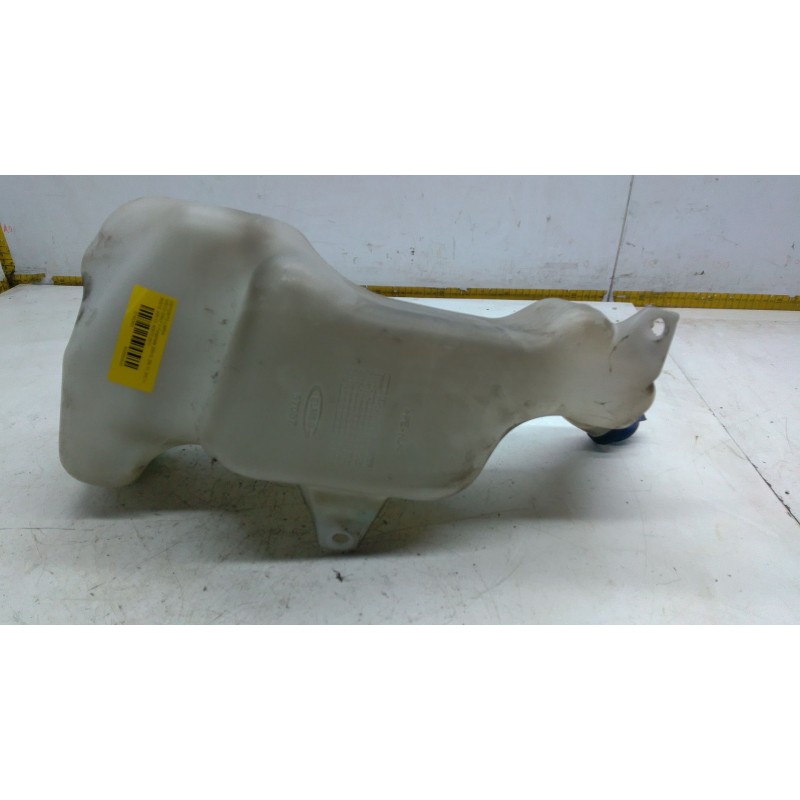 Recambio de deposito limpia para iveco daily v furgoneta 29s13, 29l13, 35c13, 35s13, 40c13, 40s13 referencia OEM IAM 3801898  