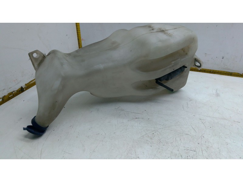 Recambio de deposito limpia para iveco daily v furgoneta 29s13, 29l13, 35c13, 35s13, 40c13, 40s13 referencia OEM IAM 3801898  