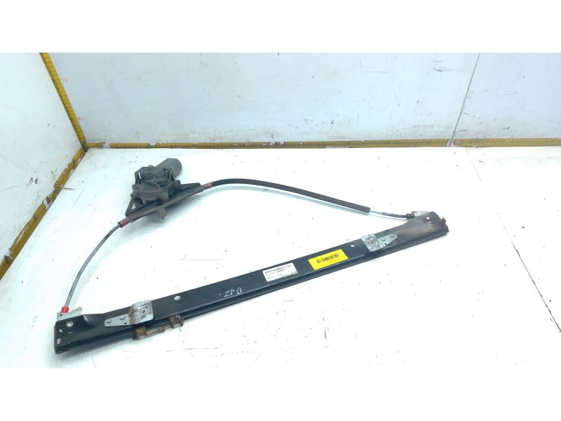 Recambio de elevalunas delantero izquierdo para iveco daily v furgoneta 29s13, 29l13, 35c13, 35s13, 40c13, 40s13 referencia OEM 