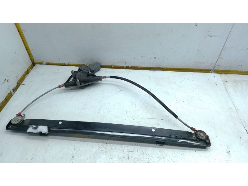 Recambio de elevalunas delantero derecho para iveco daily v furgoneta 29s13, 29l13, 35c13, 35s13, 40c13, 40s13 referencia OEM IA