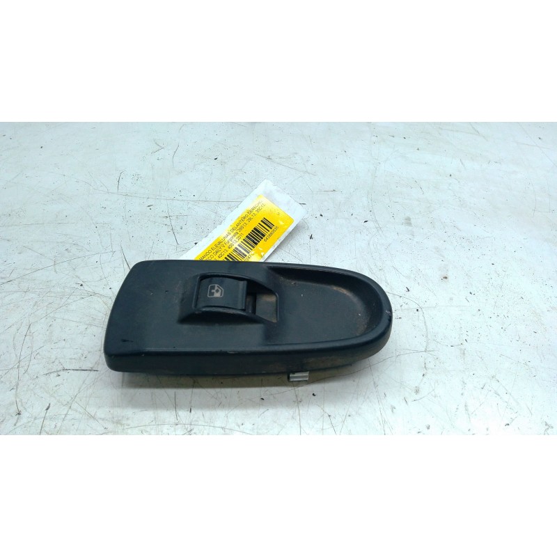 Recambio de mando elevalunas delantero derecho para iveco daily v furgoneta 29s13, 29l13, 35c13, 35s13, 40c13, 40s13 referencia 