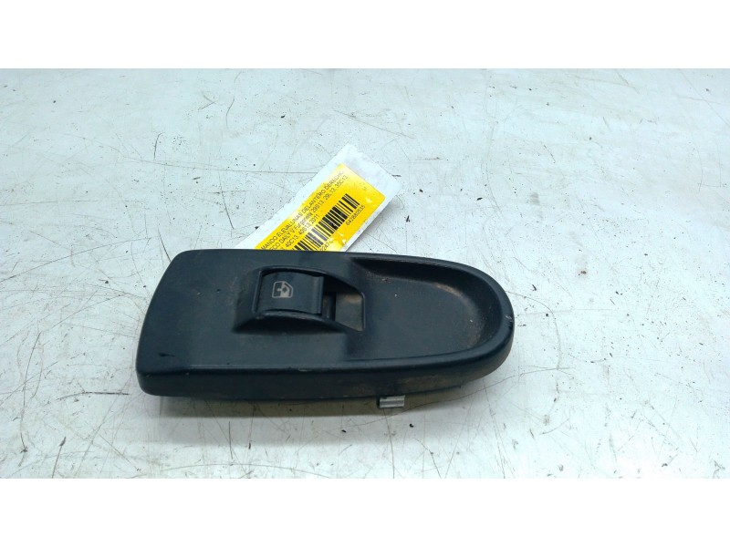 Recambio de mando elevalunas delantero derecho para iveco daily v furgoneta 29s13, 29l13, 35c13, 35s13, 40c13, 40s13 referencia 