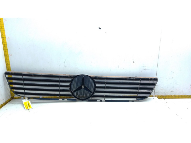 Recambio de rejilla paragolpes delantero para mercedes-benz clase v (638/2) v 230 td (638.274) referencia OEM IAM A6388880023  