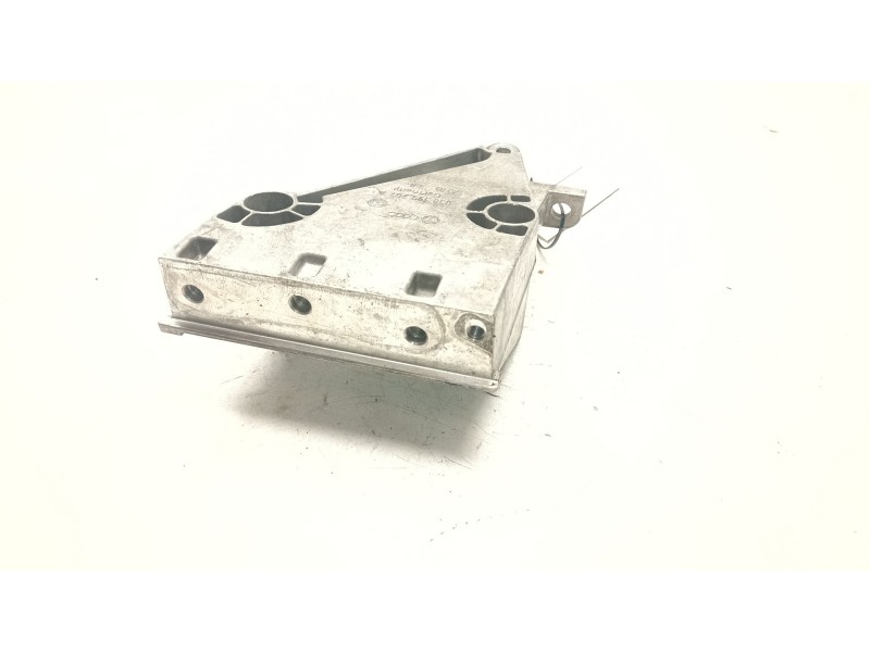 Recambio de soporte motor derecho inferior para seat ibiza iv (6j5, 6p1) 1.6 tdi referencia OEM IAM 038199207A  