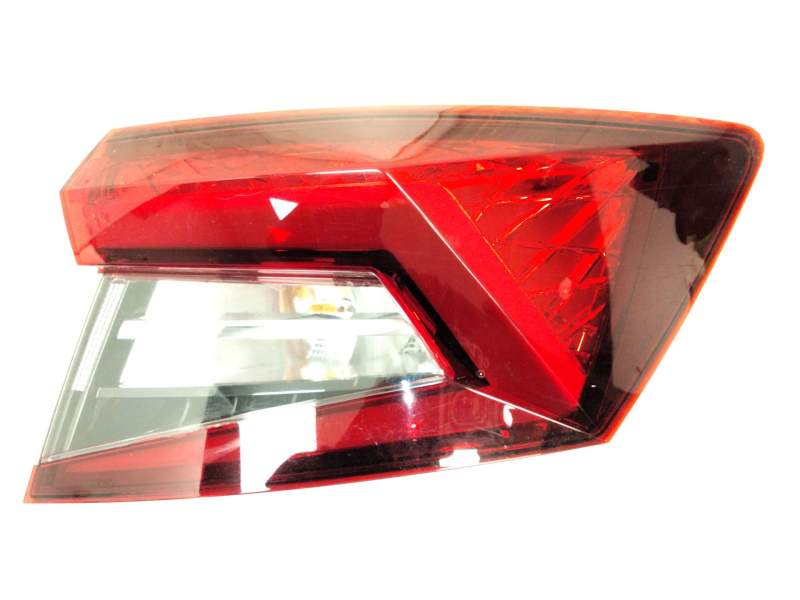 Recambio de piloto trasero derecho para skoda karoq (nu7, nd7) 1.5 tsi referencia OEM IAM 57A945208  