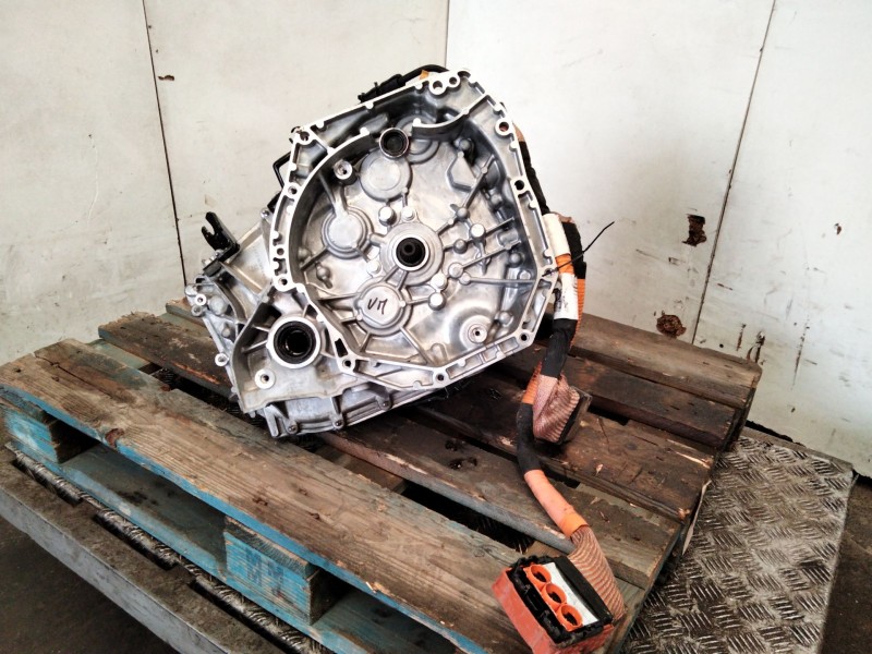 Recambio de caja cambios para renault captur ii (hf_) e-tech 160 referencia OEM IAM 321010016R  