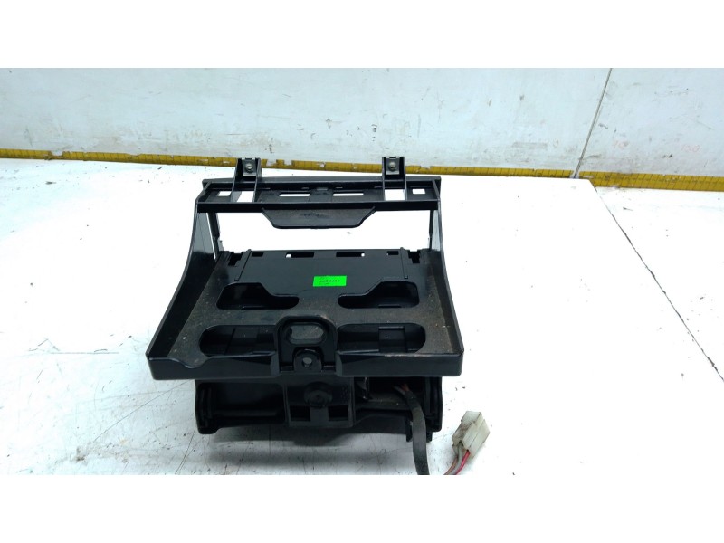 Recambio de portavasos para mercedes-benz sprinter 3-t furgoneta (b906) 214 cdi (906.611, 906.613) referencia OEM IAM A906680055