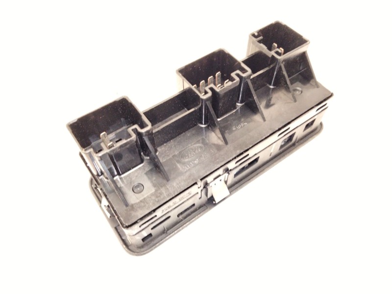 Recambio de mando elevalunas delantero izquierdo para land rover range rover sport i (l320) 3.6 d 4x4 referencia OEM IAM YUD5015