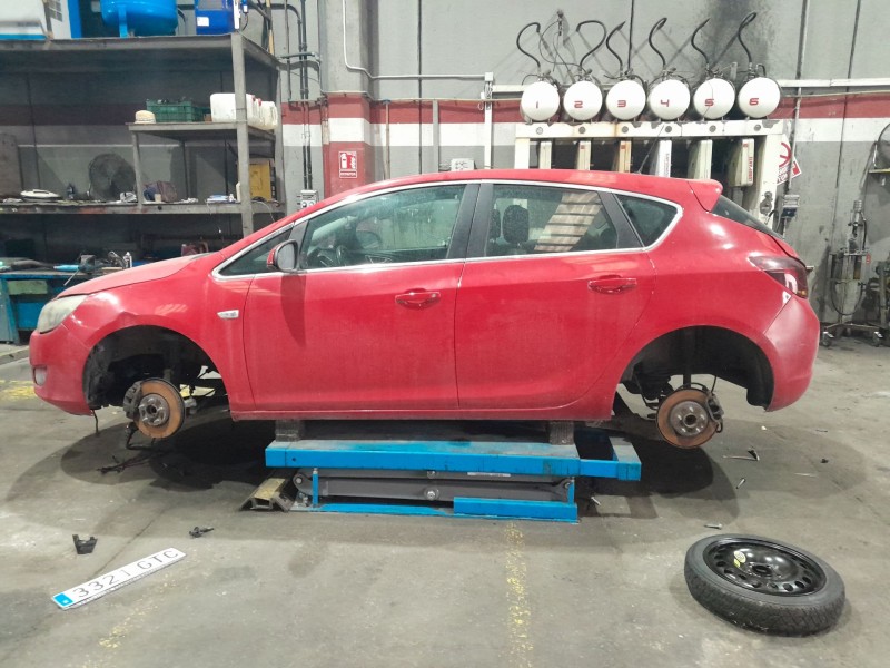 opel astra j (p10) del año 2010