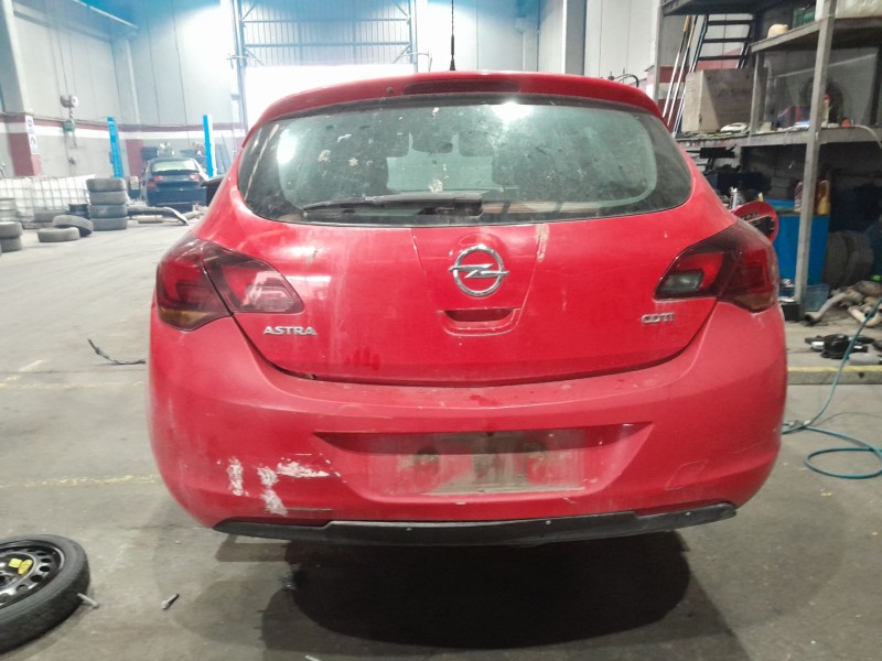opel astra j (p10) del año 2010