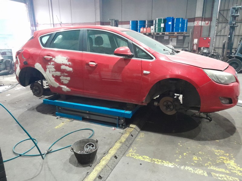 opel astra j (p10) del año 2010