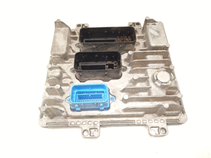 Recambio de centralita motor uce para opel astra k sports tourer excellence referencia OEM IAM 55509243 395357783 131010100000X