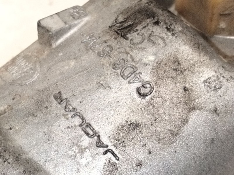 Recambio de soporte filtro aceite para land rover range rover velar (l560) 2.0 d240 sd4 4x4 referencia OEM IAM G4D36714  