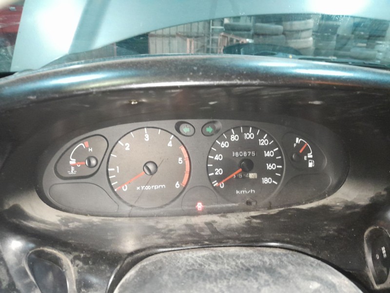 hyundai h-1 / starex autobús (a1) del año 2001