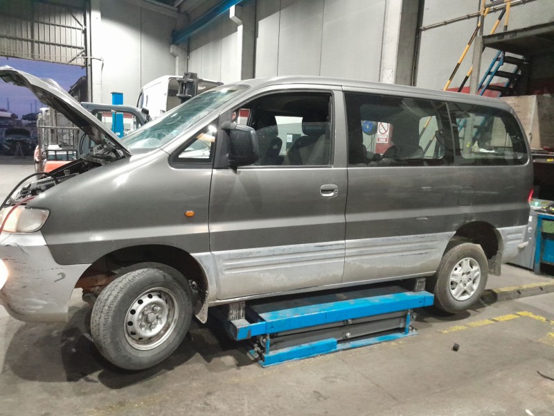 hyundai h-1 / starex autobús (a1) del año 2001