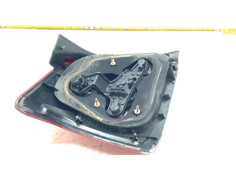 Recambio de piloto trasero derecho para toyota avensis (_t25_) 2.0 (azt250_) referencia OEM IAM 89028806  