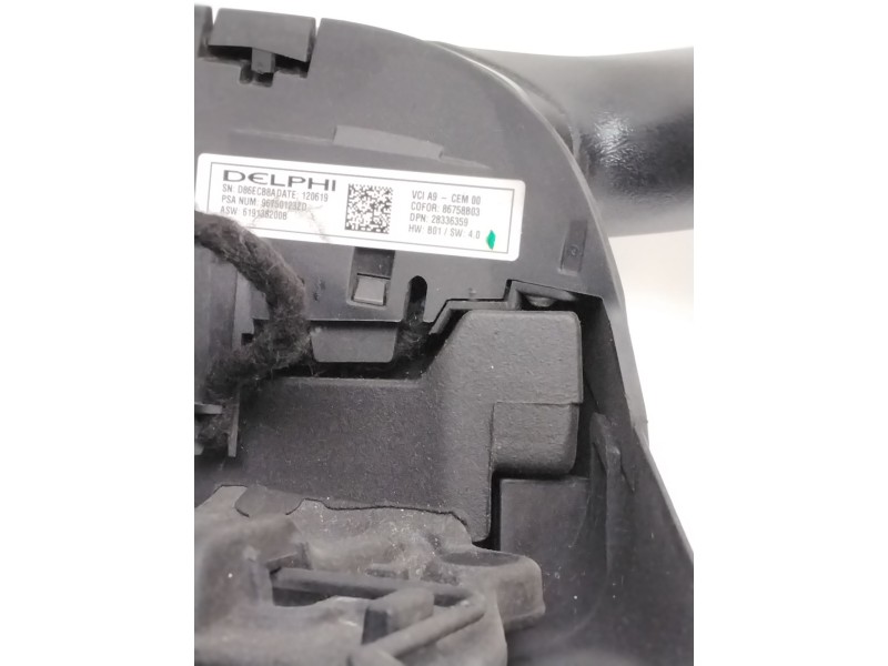 Recambio de volante para peugeot 208 style referencia OEM IAM D86EC88A 96750123ZD 619138200B