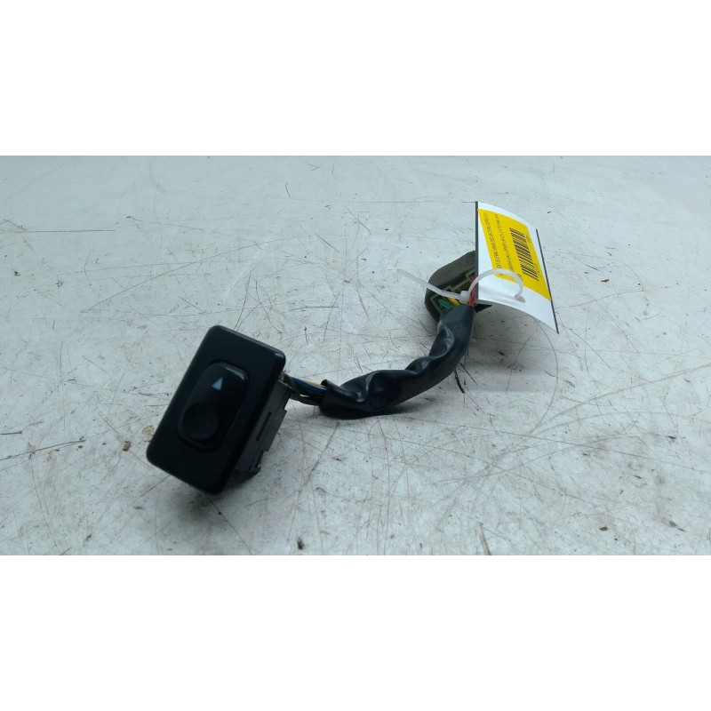 Recambio de mando elevalunas delantero derecho para mitsubishi galloper (jk-01) 2.5 td intercooler referencia OEM IAM   