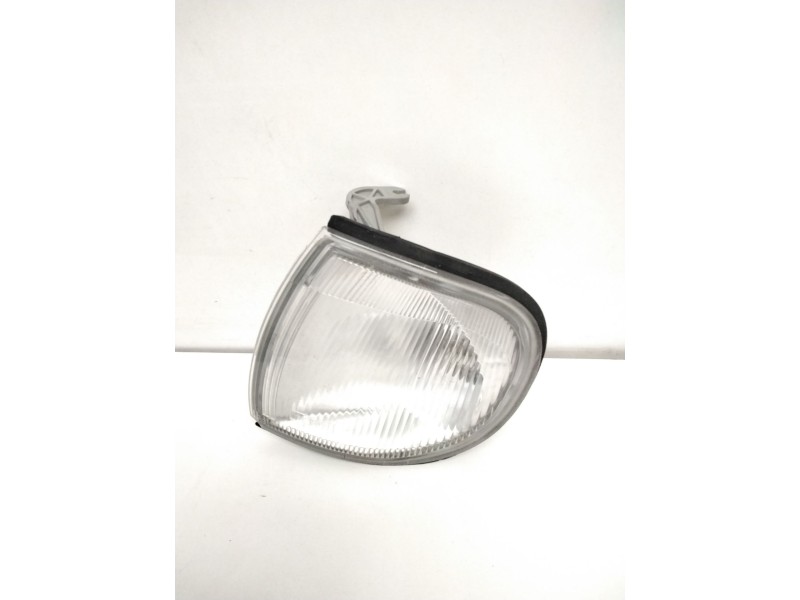 Recambio de piloto delantero izquierdo para nissan serena (c23) 2.3 d referencia OEM IAM 261357C000  