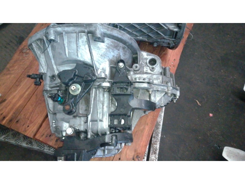 Recambio de caja cambios para renault master iii furgoneta (fv) 2.3 dci 125 fwd (fv0c, fv0d, fv0g, fv0h, fv0j, fv0k) referencia 
